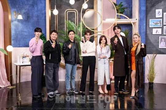 김요한, 전현무, 정민석 PD, 장도연, 김은미 PD, 주우재, 가비/사진제공=티빙