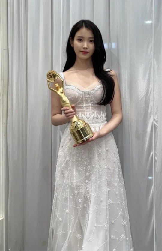 아이유 채널