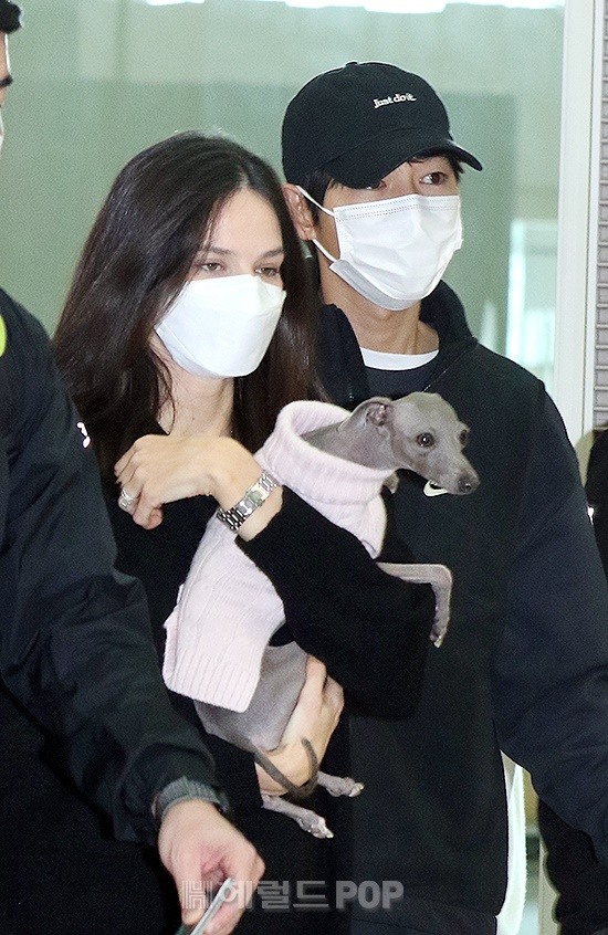 케이티, 송중기/사진=민선유 기자