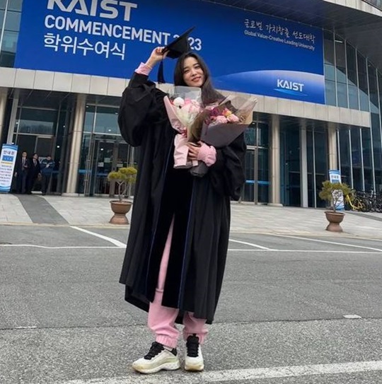 윤소희 채널