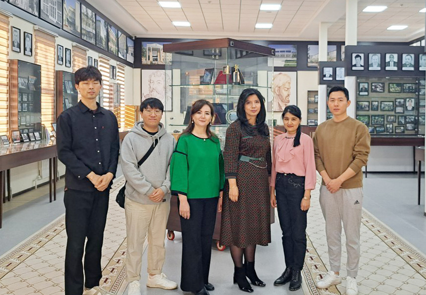 지난 12일 우즈베키스탄 타슈켄트소아의과대학에 파견된 학생들 모습.[대구한의대 제공]