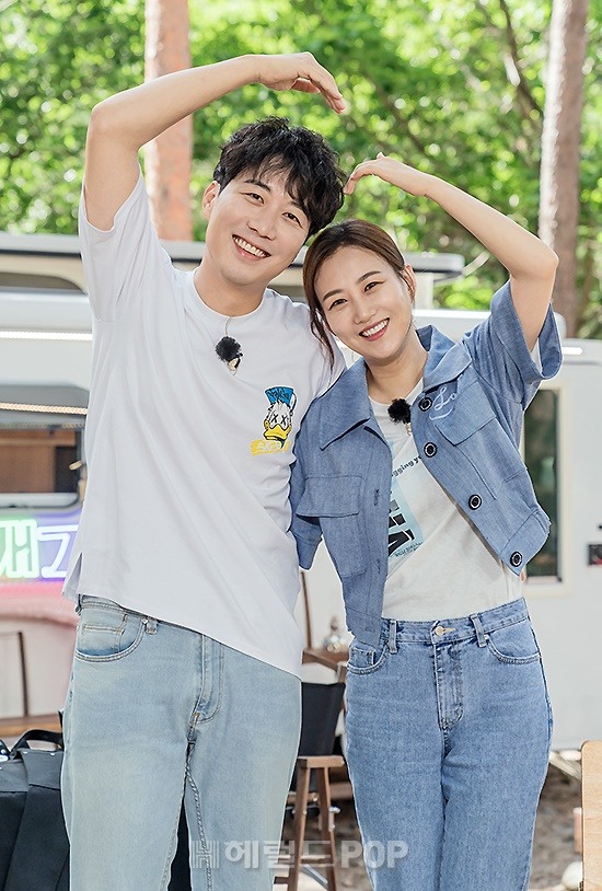 장윤정, 도경완/사진제공=LG헬로비전