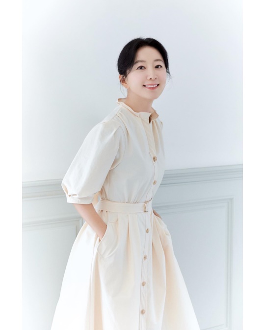 김희애