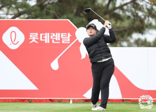 첫날 8언더파를 몰아쳐 선두에 나선 루키 정소이. [사진=KLPGA]