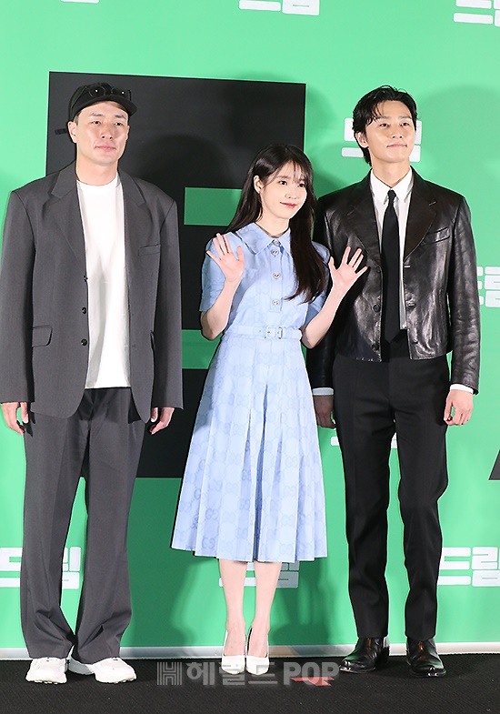 이병헌 감독, 배우 아이유, 박서준/사진=민선유 기자