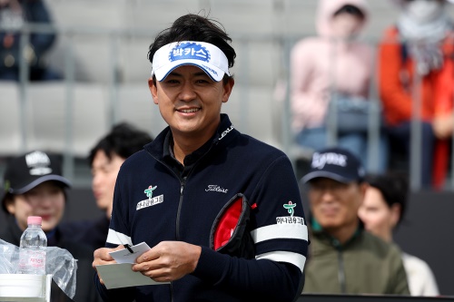 강풍 속에서도 고군분투중인 박상현. [사진=KPGA]