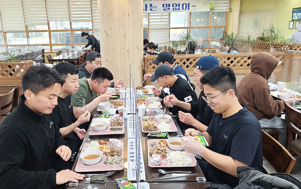안동대학교가 재학생들을 대상으로 이달부터 11월까지 '천원의 아침밥'을  운영하고 있다(안동대 제공)