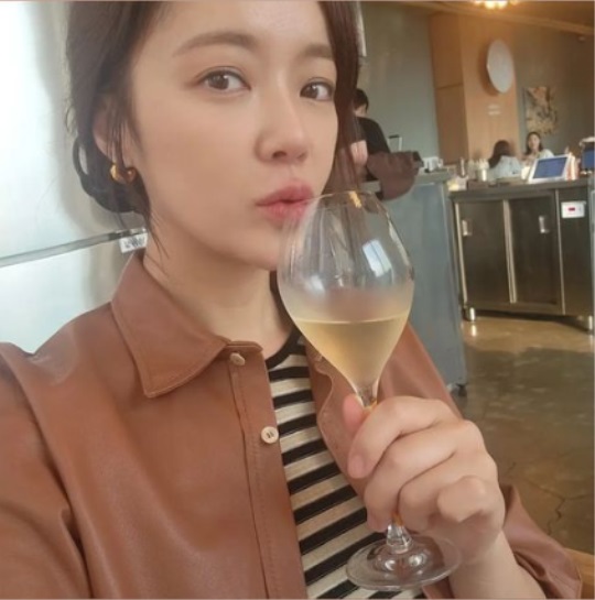 황정음 채널