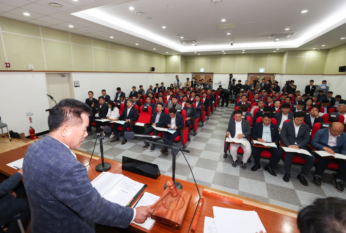경북도의회는 12일 울릉 안용복기념관에서 제340회 제1차 정례회 제1차 본회의를 열었다.[경북도의회 제공]