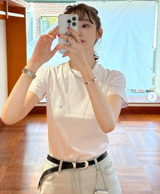 강민경 채널