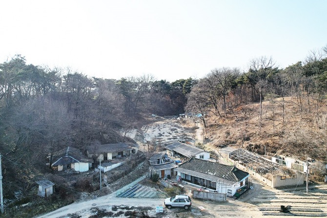 상망동(보름골) 빈집 밀집지역이 흉물스럽게 방치되고 있다(사진=김성권 기자)