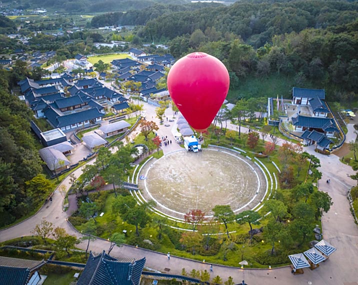 음식축제 부태행사로 마련된 선비세상 하늘 여행을 체험하게될  열기구 모습. (영주시 제공)