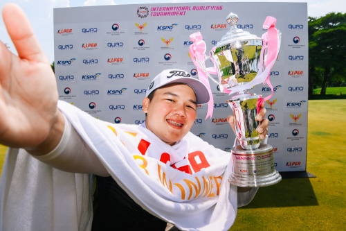 2년 연속 우승을 차지한 미차이. [사진=KLPGA]