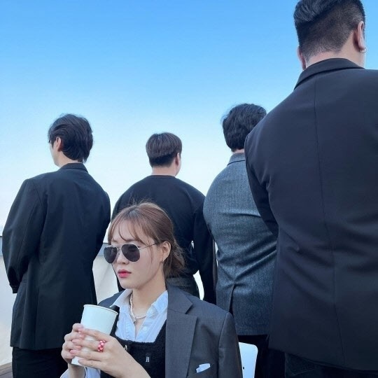 엄지윤 채널