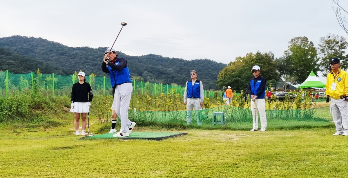 영진전문대 파크골프경영과가 학과 개설 후 파크골프 1급 지도자 첫 응시에 9명의 합격자를 배출했다.[영진전문대 제공]
