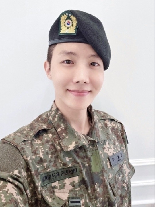 제이홉/사진=위버스