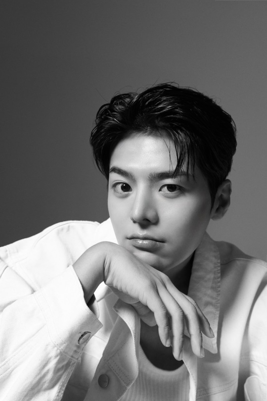 려운/사진제공=럭키컴퍼니