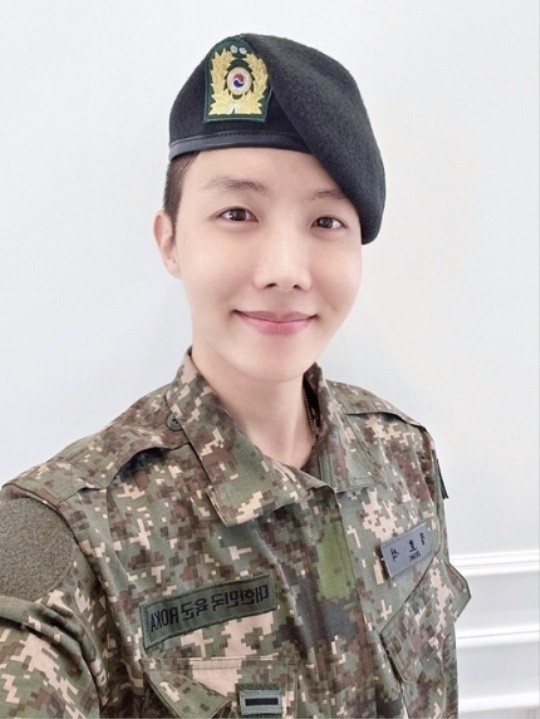 제이홉/사진=위버스