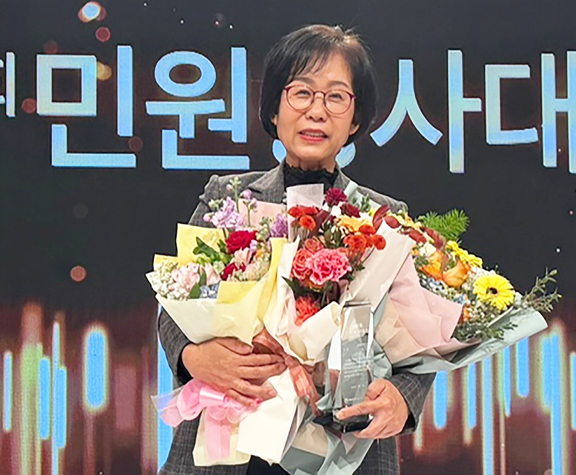 민원봉사대상 '본상'을 수상한 김수정 영주시 보건행정팀장(영주시 제공)