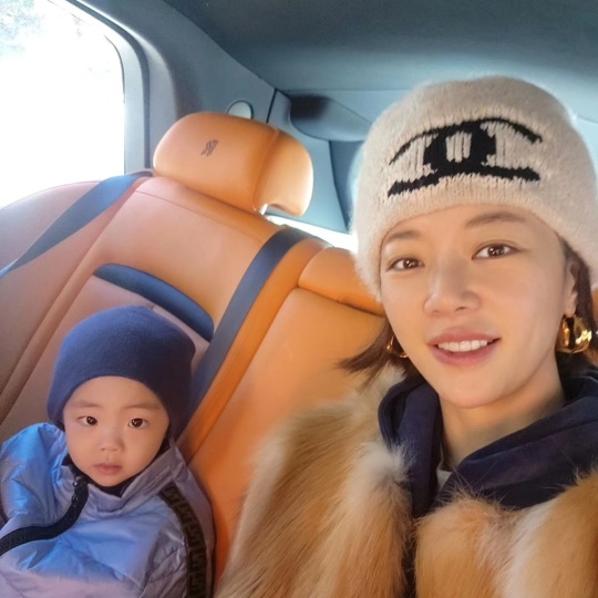 황정음 채널