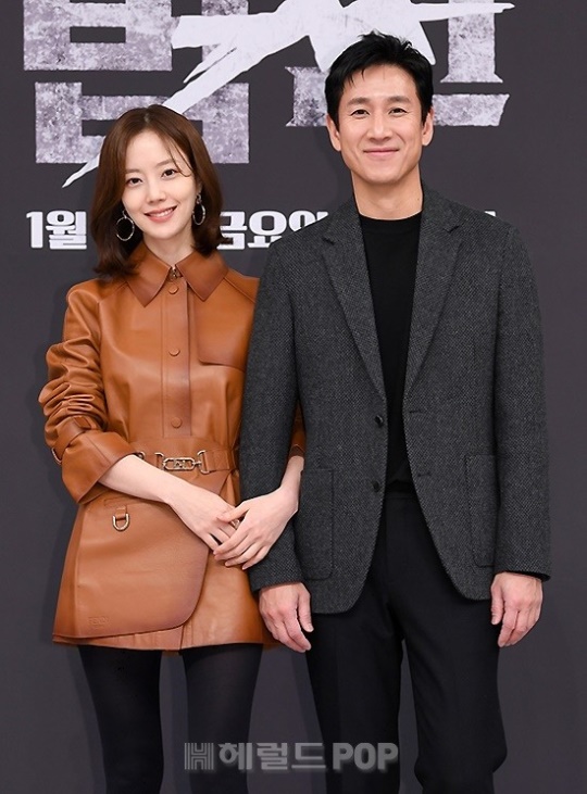 문채원, 이선균/사진=SBS