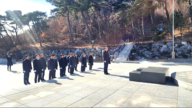 최병욱 국회의원 예비후보는 18일 충혼탑 참배를 시작으로 본격적인 선거운동에 나섰다. (최병욱 국회의원 예비후보 제공)