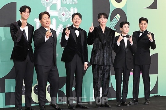 나인우, 문세윤, 연정훈, 유선호, 딘딘, 김종민/사진=민선유기자