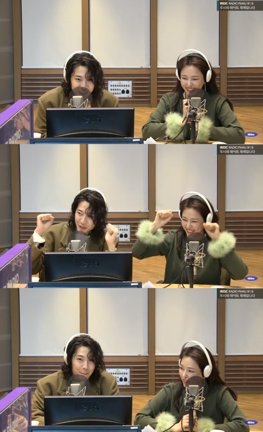 '두데' 보이는 라디오 캡처