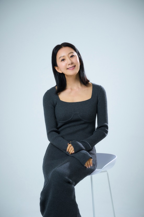 배우 김희애/사진=콘텐츠웨이브 제공