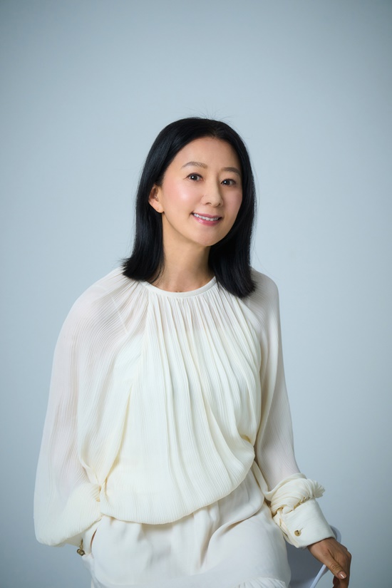 배우 김희애/사진=콘텐츠웨이브 제공
