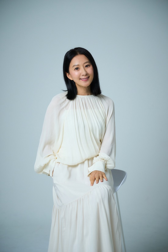 배우 김희애/사진=콘텐츠웨이브 제공