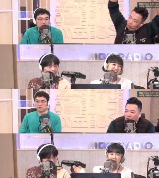 '2시 만세' 보이는 라디오 캡처
