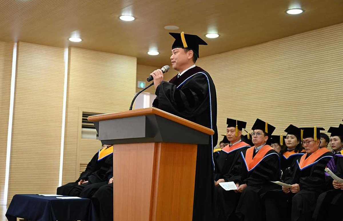 4일 열린 경북전문대 입학식에서 최재혁 총장이 환영사를 하고 있다(경북 전문대 제공)