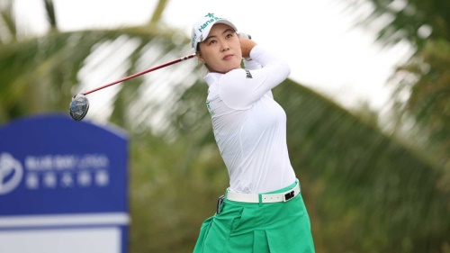 17번 홀에서 티샷을 날리고 있는 이민지. [사진=LPGA]