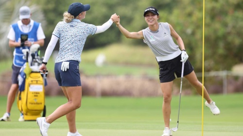 파5 홀에서 이글 1개와 버디 3개로 5타를 줄인 리디아 고(오른쪽). [사진=LPGA]