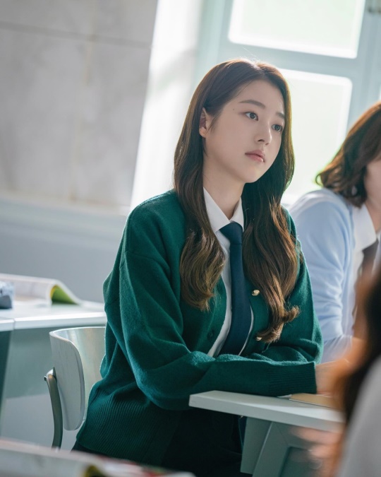 [팝업★]장다아, 스스로 지운 '장원영 언니' 꼬리표..'피라미드게임'으로 호평 - 헤럴드뮤즈 (Herald Muse)