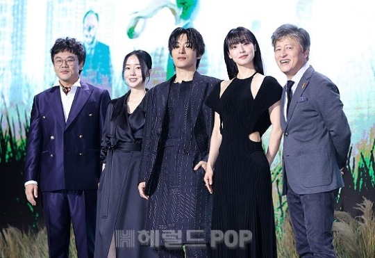 '기생수' 주역들/사진=민선유 기자