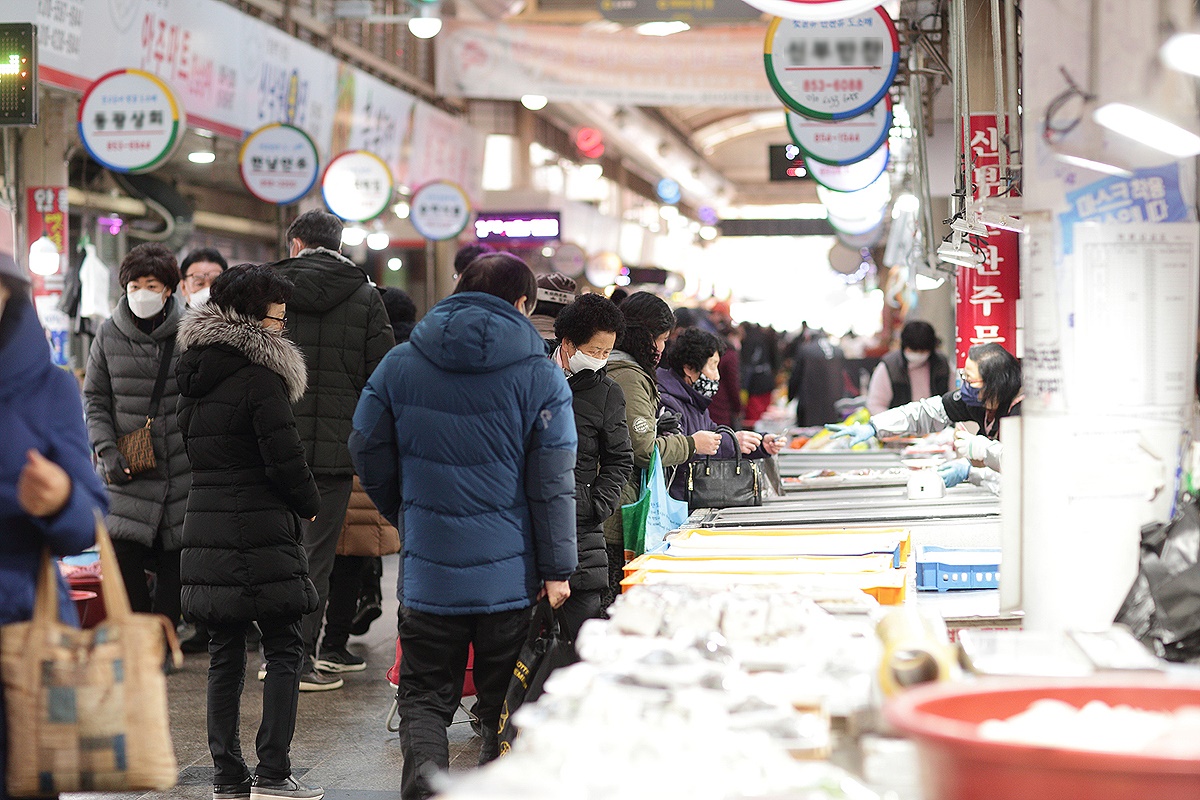 안동중앙신시장 수산물 점포모습(안동시 제공)
