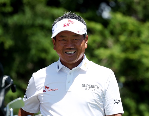 6타 차 선두로 3라운드를 맞는 최경주. [사진=KPGA]