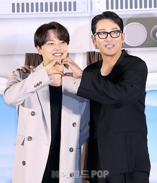 배우 여진구, 하정우/사진=민선유 기자