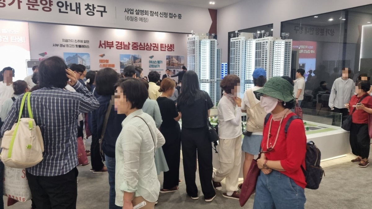 STS개발 '아너스 웰가 진주' 분양열기 '후끈'…견본주택 공개 첫날 '인산 ...