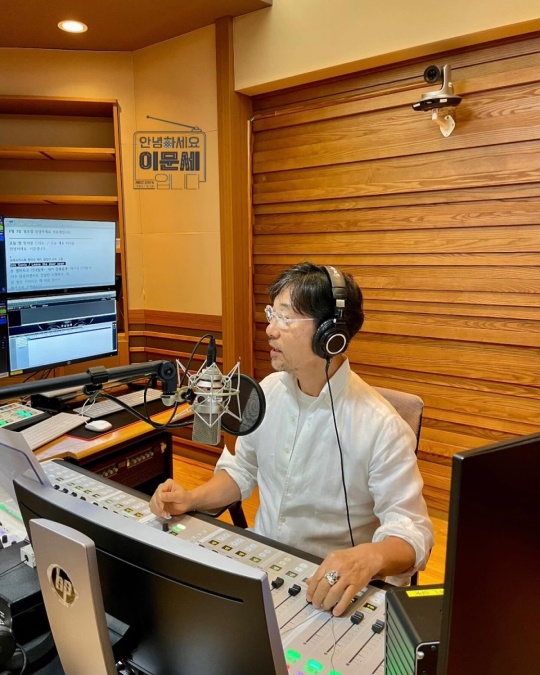 '안녕하세요 이문세입니다' SNS