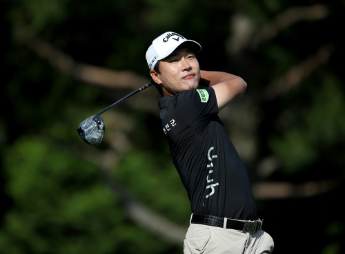 1타 차 선두로 3라운드를 맞게 된 전가람. [사진=KPGA]