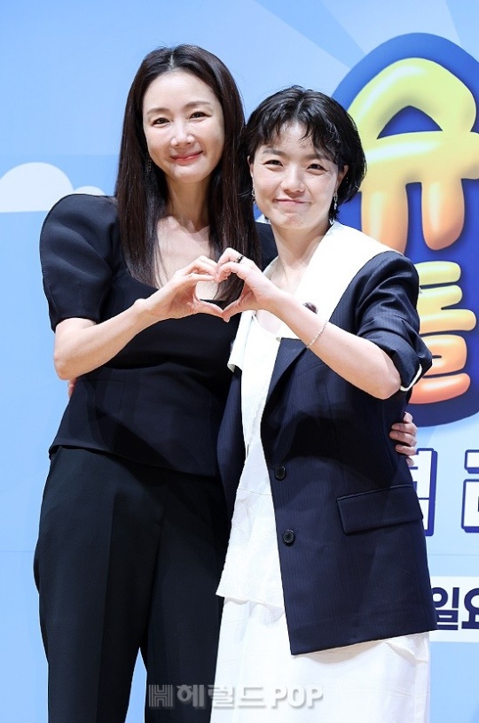 최지우, 안영미/사진=민선유 기자