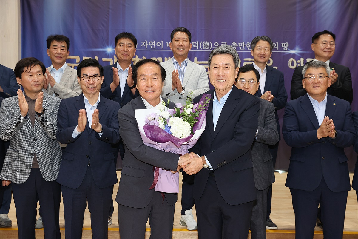 김주수 의성군수가 만장일치로 경북시장군수협의회 회장으로 추대됐다. (의성군 제공)
