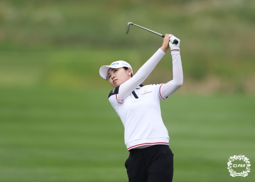 3타 차 선두로 최종라운드에 나서는 이가영. [사진=KLPGA]
