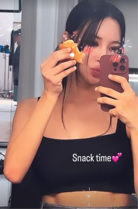 김윤지 채널 스토리