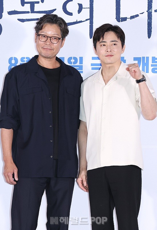 배우 유재명, 조정석/사진=민선유 기자