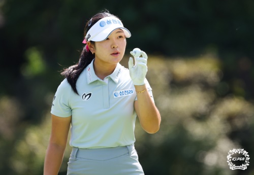 2주 연속 우승에 도전하는 루키 유현조. [사진=KLPGA]