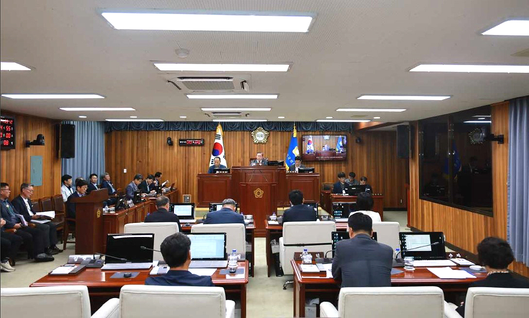 경북 울진군 의회가 제278회 임시회 일정을 12일 제2차 본회의를 끝으로 마무리 했다(울진군 의회 제공)